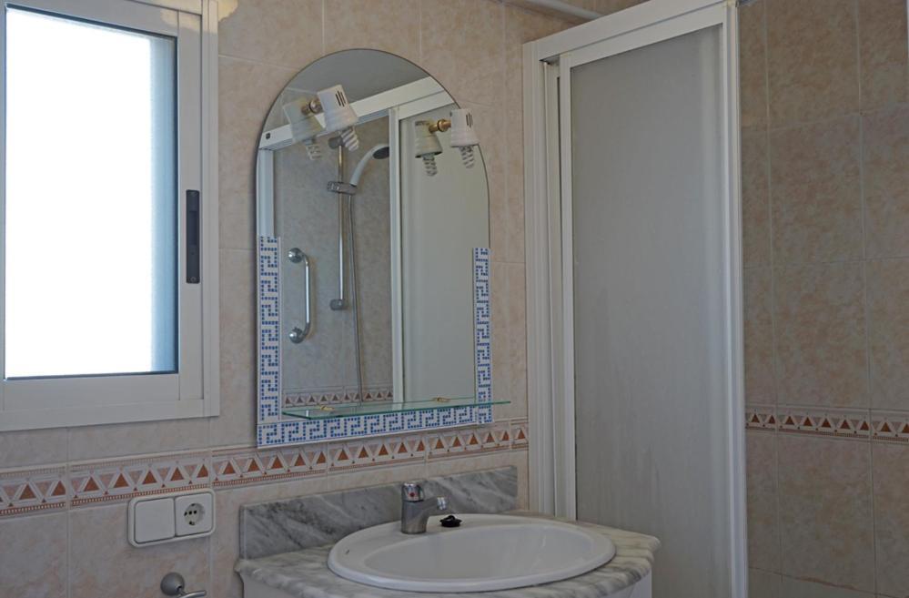 Apartamentos Las Carabelas Бенидорм Екстериор снимка