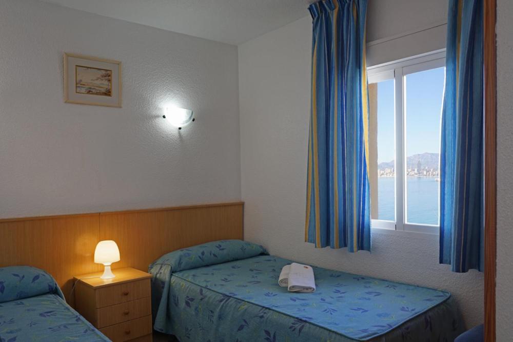 Apartamentos Las Carabelas Бенидорм Екстериор снимка