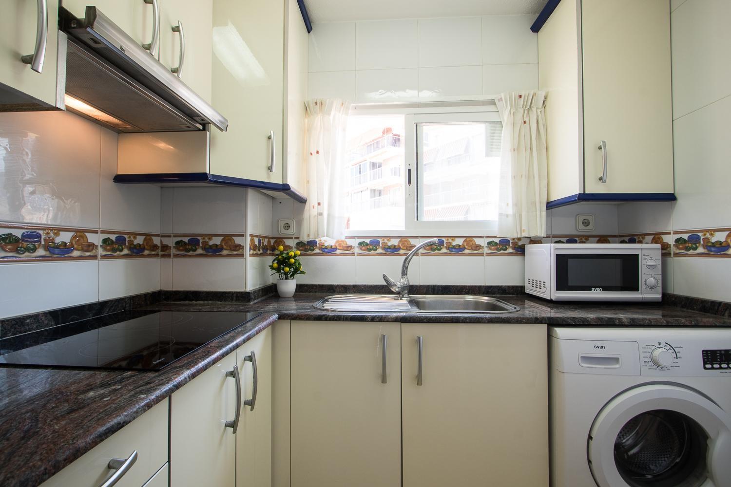 Apartamentos Las Carabelas Бенидорм Екстериор снимка