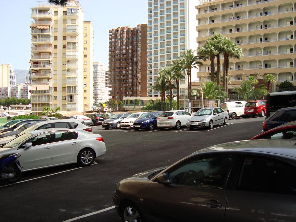 Apartamentos Las Carabelas Бенидорм Екстериор снимка