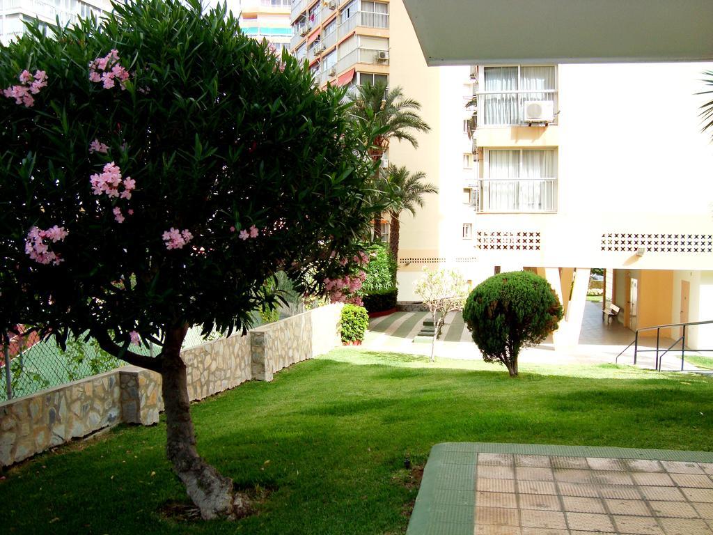 Apartamentos Las Carabelas Бенидорм Екстериор снимка