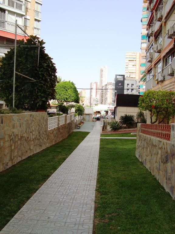 Apartamentos Las Carabelas Бенидорм Екстериор снимка