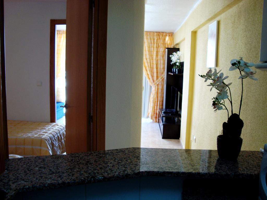 Apartamentos Las Carabelas Бенидорм Екстериор снимка