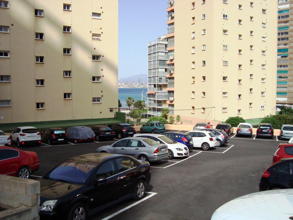 Apartamentos Las Carabelas Бенидорм Екстериор снимка