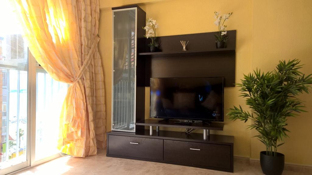 Apartamentos Las Carabelas Бенидорм Екстериор снимка
