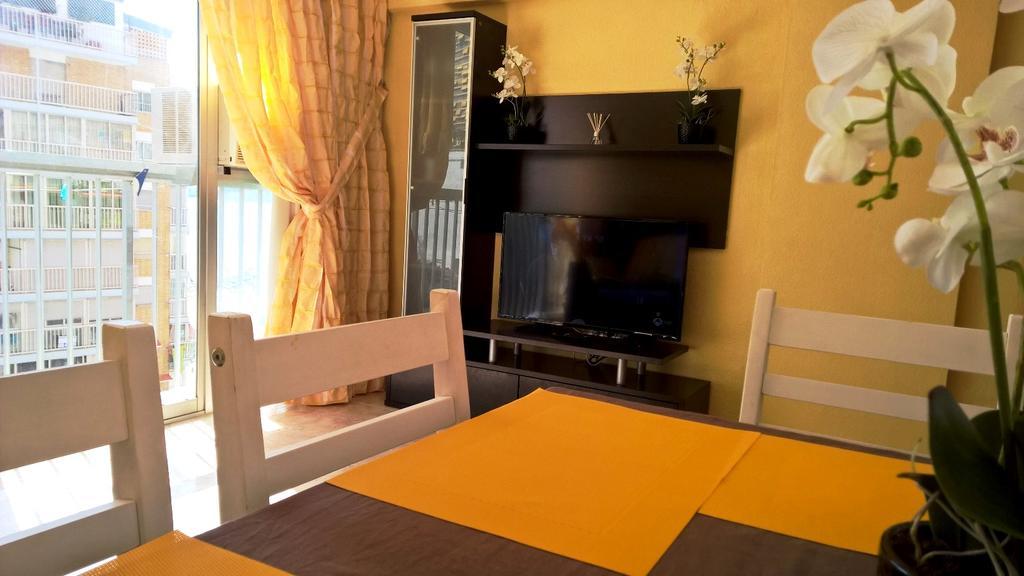 Apartamentos Las Carabelas Бенидорм Екстериор снимка