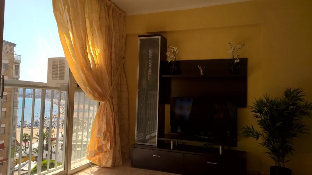 Apartamentos Las Carabelas Бенидорм Екстериор снимка