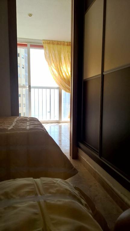 Apartamentos Las Carabelas Бенидорм Екстериор снимка