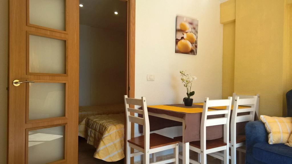 Apartamentos Las Carabelas Бенидорм Екстериор снимка